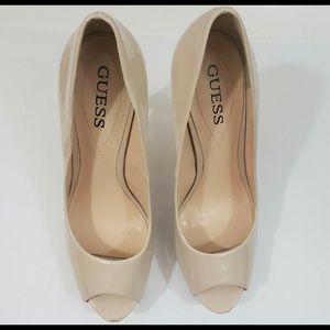 Guess pump nude